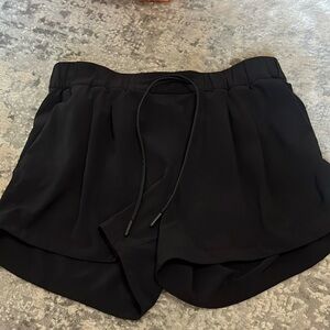 Lululemon stroll at sundown mid-rise shorts 3”